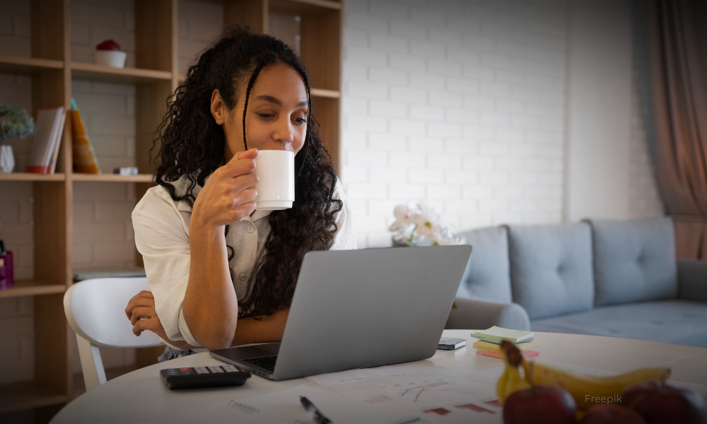 Usuários são pagos pela plataforma por filmarem e fazerem fotos de tarefas cotidianas, como tomar café